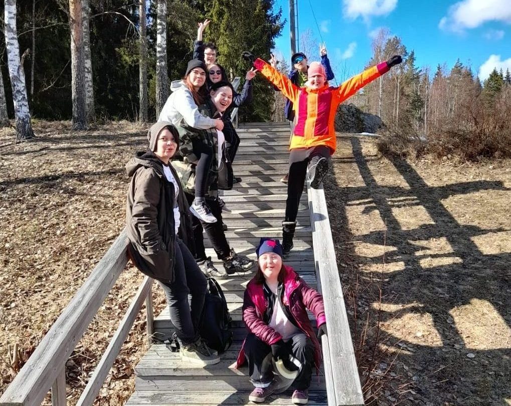 Kansikuva uus1 Kuva Aitoon koulutuskeskuksen oppilaista