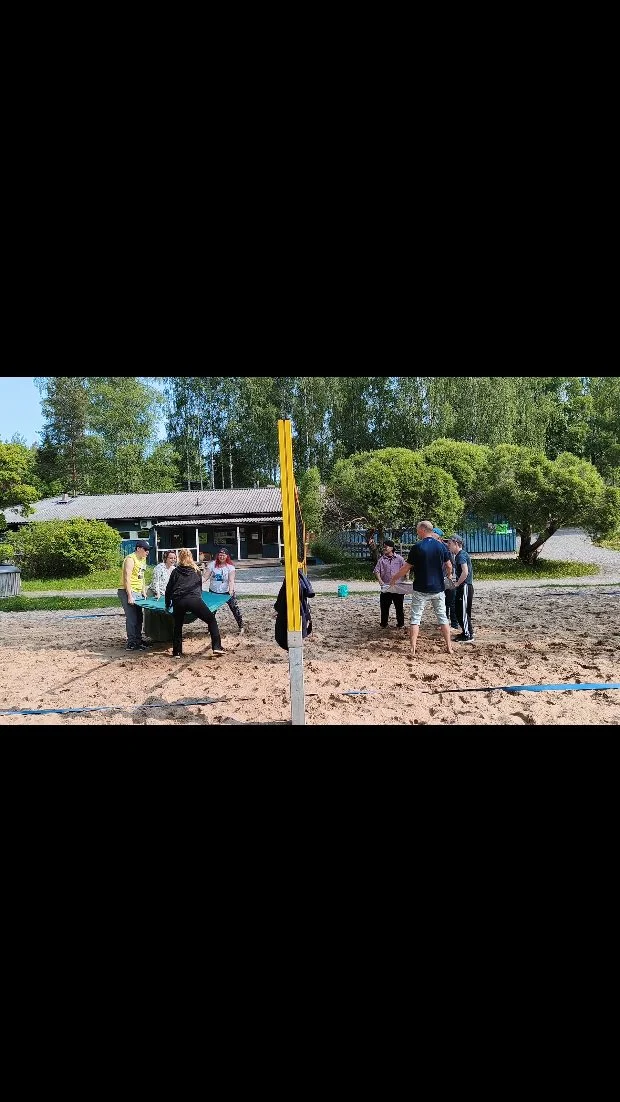 Terveiset Hervannan pisteen kesäkoulusta! Täällä on ollut hyvä meininki ja tässä meidän yksi lempilajeista eli lakanapallosta! Musiikki ja nauru vain kaikaa täällä Suolijärven rantalentopallokentällä 🌞🌞

#aitoo #aitoonkoulutuskeskus #aitoomeininkiä #ihananaitoo #kesäkoulu