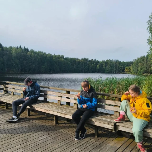 Hervannassa on nautittu syksyn tulosta.
On ihasteltu luonnon värejä, katsottu syksyn satoa, tehty omenapiirakkaa ja nautittu omenapiirakasta luonnon keskellä!
Kaunis syksy 🍁🍂